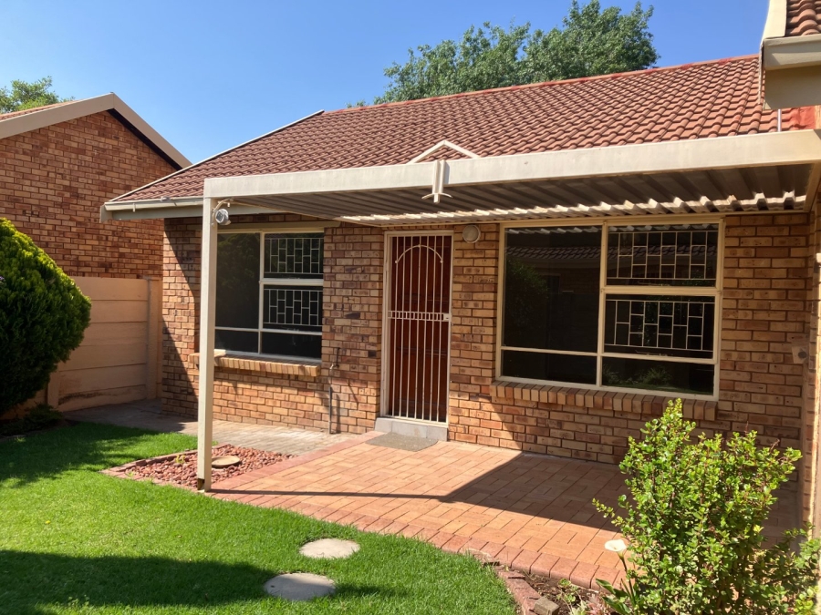 2 Bedroom Property for Sale in Fleurdal Free State